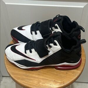 Nike Zoom CJ Trainer 2. 643258-106